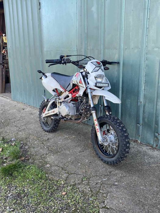 Продавам кросов мотор