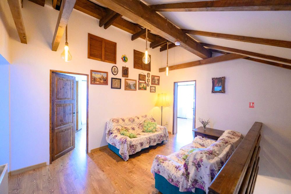 Cabana la Flo / cazare Bran / SPA / 16 persoane / 7 camere /