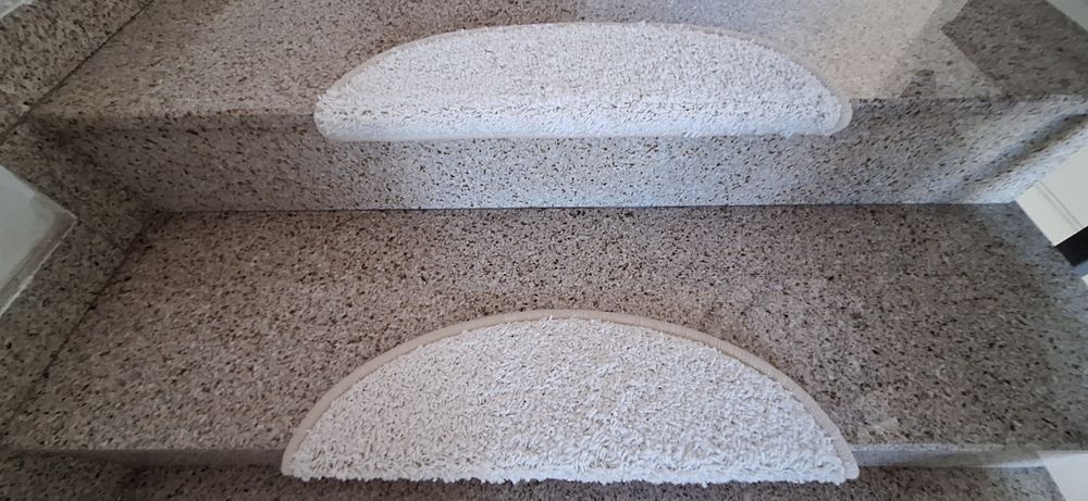 Самозалепящи се подложки за стълби