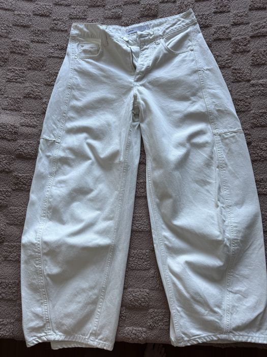 Продам джинсы белые
