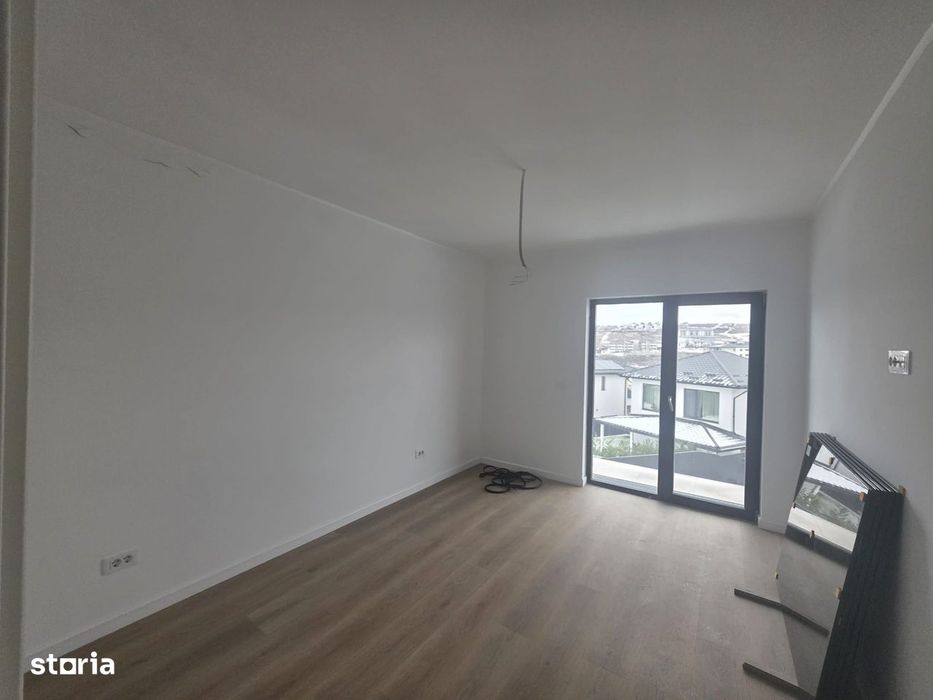 Apartament 4 camere dispus pe 2 niveluri