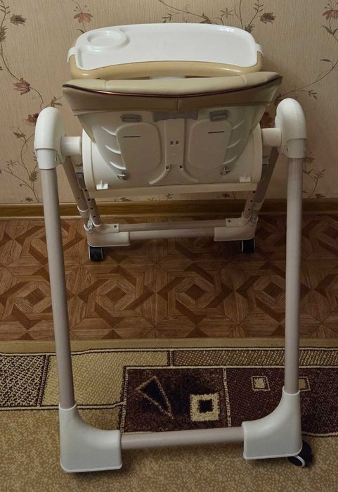 Детский стульчик для кормления