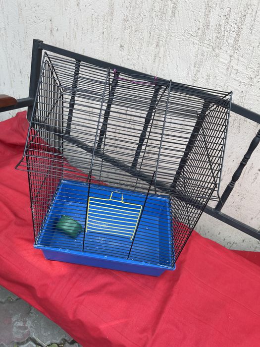 Продам клетку для попугаев