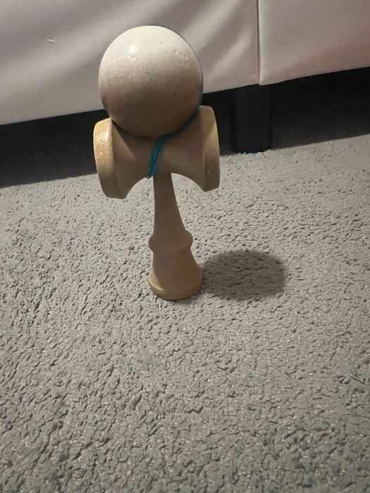 Vand Kendama in stare foarte buna