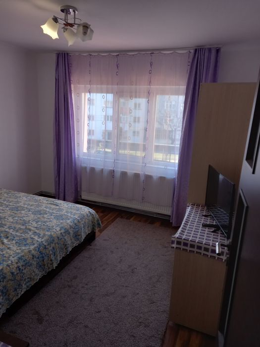 Închiriez apartament doua camere