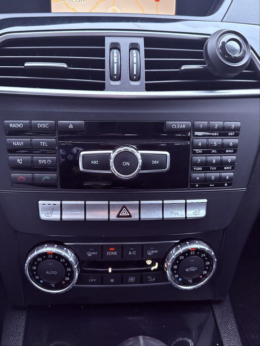 Mercedes C-Class W204 // Facelift // 2012 // Full LED // Navi mare //