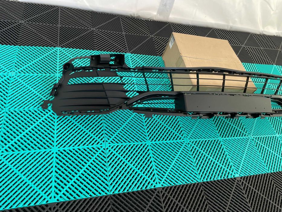 Gria inferioara bara fata Renault Clio 4 RS 2012-2015 noua originala