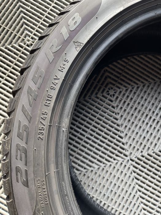 Set Anvelope Cauciucuri Iarna M+S 235 45 R18 Pirelli Profil 7mm ca noi
