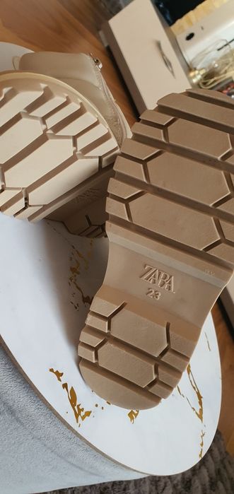 Ghete de iarna impecabile ZARA mărime 23