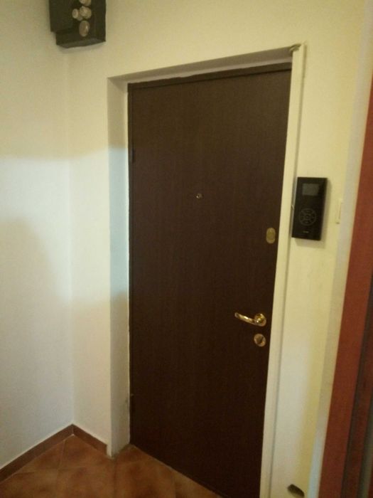 Inchiriez garsoniera Camera de Comerț Splaiul Unirii