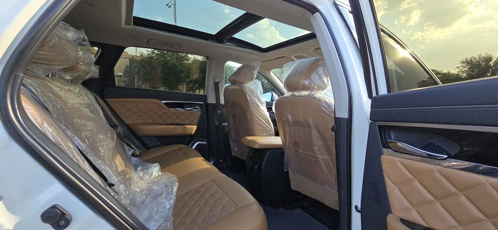 Nissan Venucia FULL Options Массаж 2023 Год одни руки