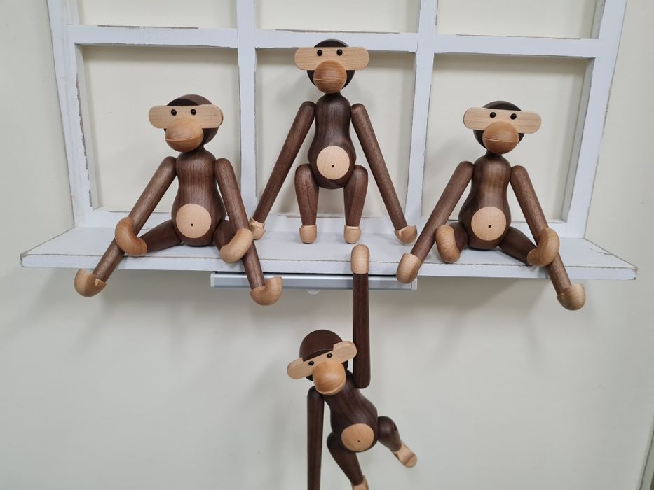 Декоративни дървени маймуни