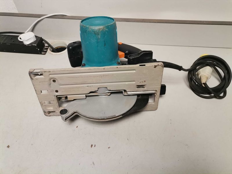 Ръчен циркуляр - Makita 1300 W 110 V