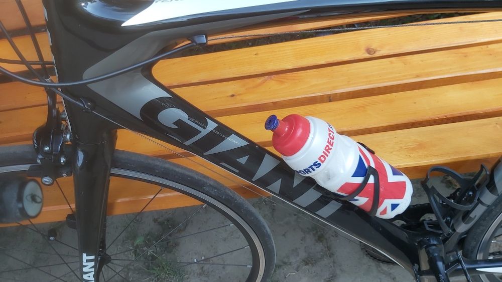 Vând bicicleta de șosea Giant TCR