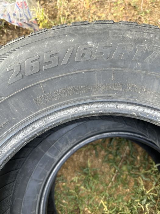 Шины 2 штуки 265/65/17