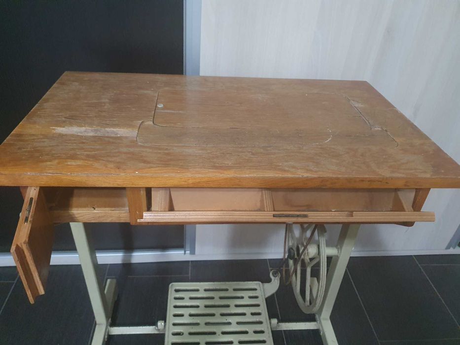 Masina de cusut Monica fab.1986 Cugir