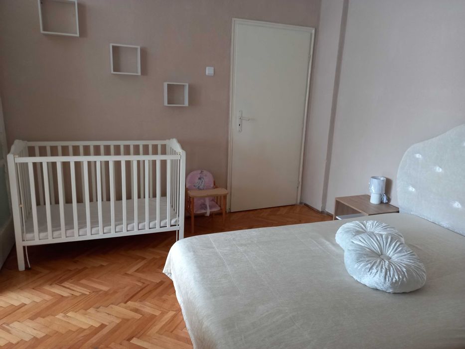 Дава се под наем Тристаен апартамент в Добрич, Център - 80 кв.м за 496.74 € - Снимка #4