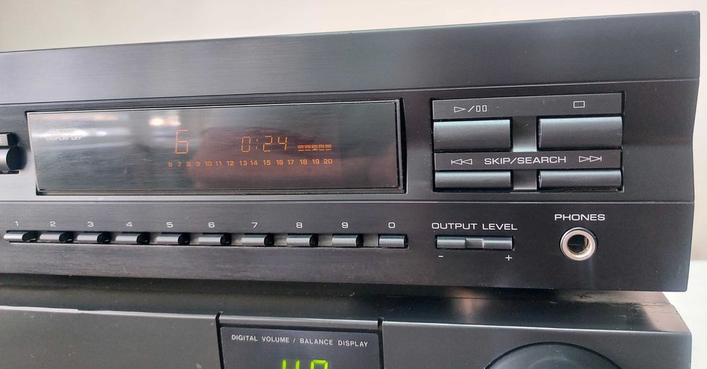 Yamaha CDX 593 Pro Bit CD player muzica pt amplificator