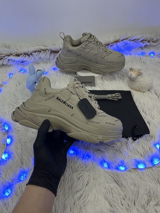 Balenciaga triple s