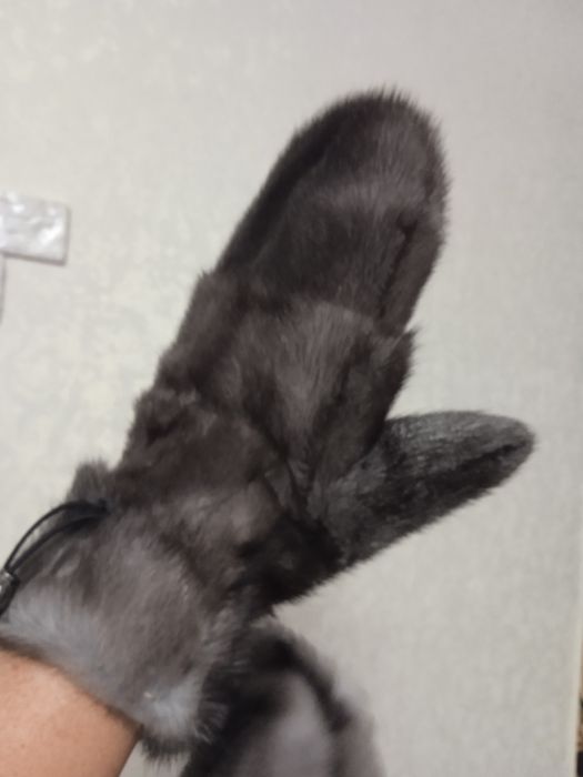 Продам норковые варежки