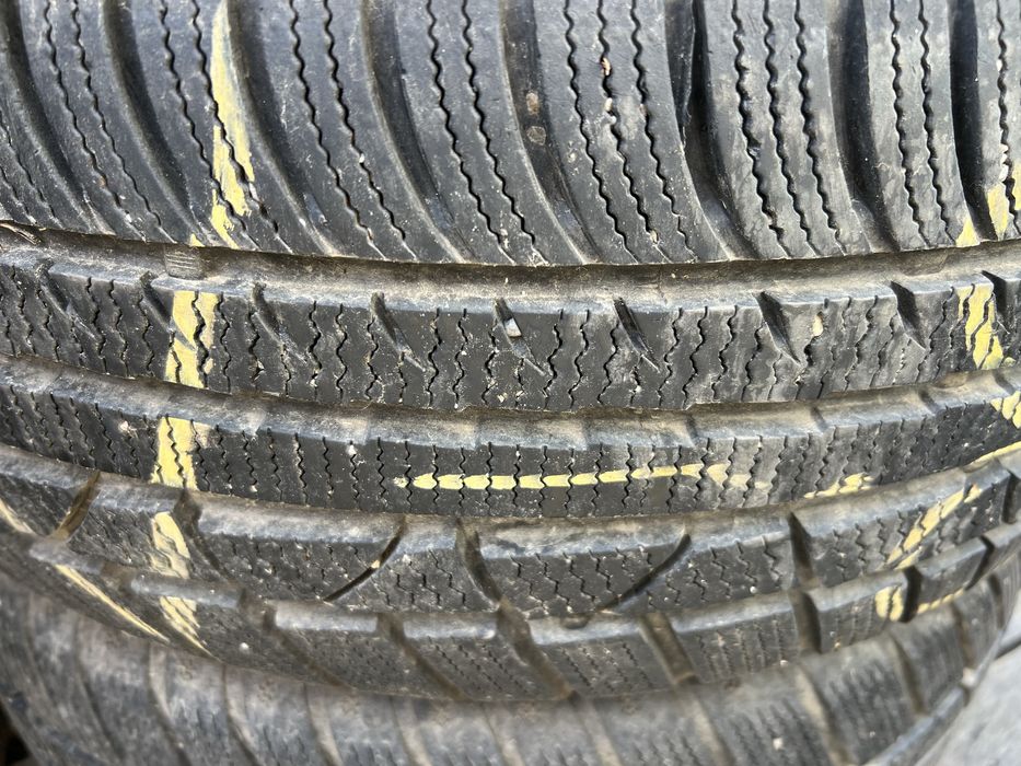 Гуми 235/55/17 зимни