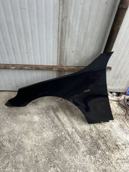 Aripa stanga fata BMW Seria 5 E60 E61 520d 525d 530d aripa dreapta fata Bmw Seria 5 E60 E61 monacoblau metallic