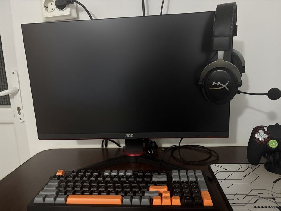 Se vinde tot set-upul gaming