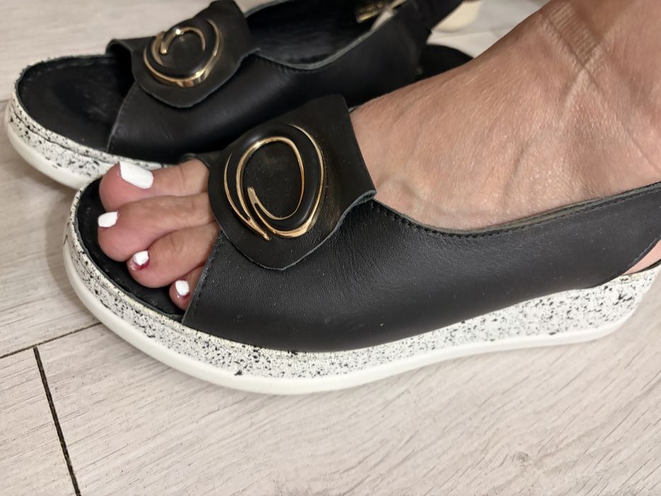 Sandale din piele cu platforma marimea 37