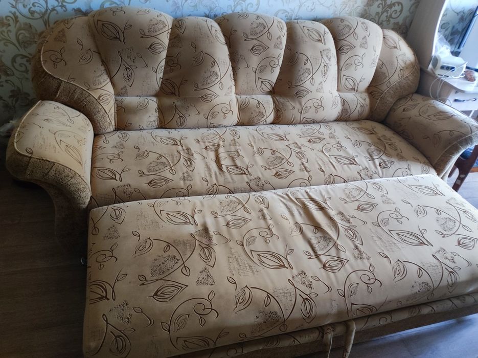 Диван и два кресла