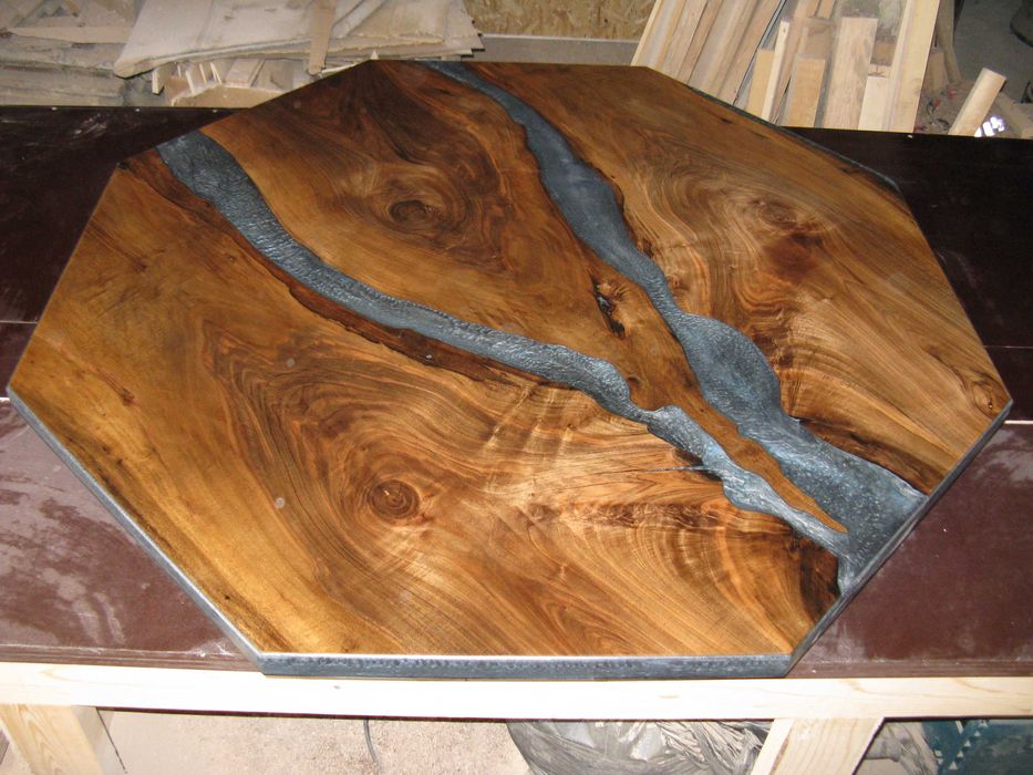 Дизайнерски плотове, маси и мебели от епоксидна смола и дърво.