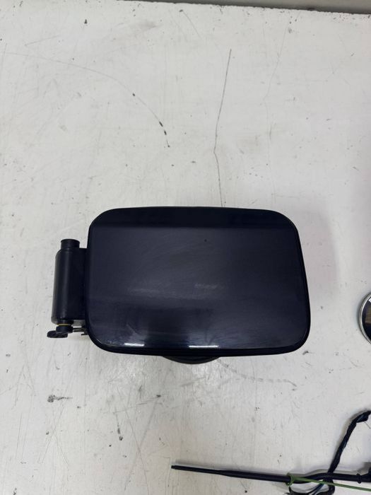 Capac usa actuator rezervor sigla portbagaj BMW Seria 3 E90 LCI