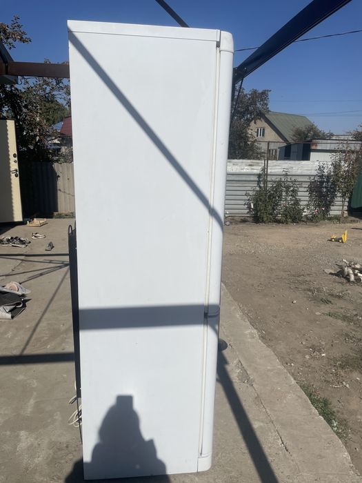 Холодильник indesit