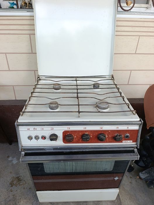 Газовая плита продам