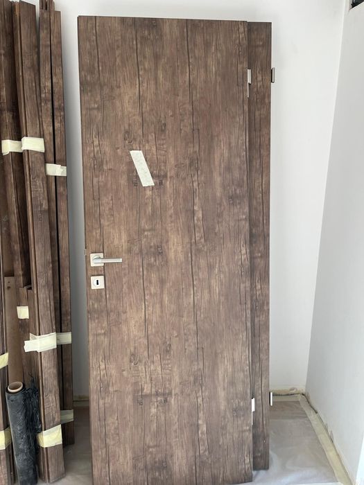 Am 5 Usi de interior