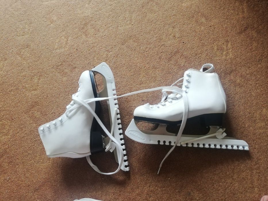 Продам коньки...