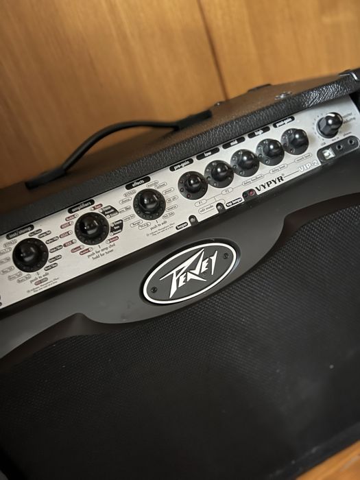 Электро гитара yamaha и комбоусилитель peavey
