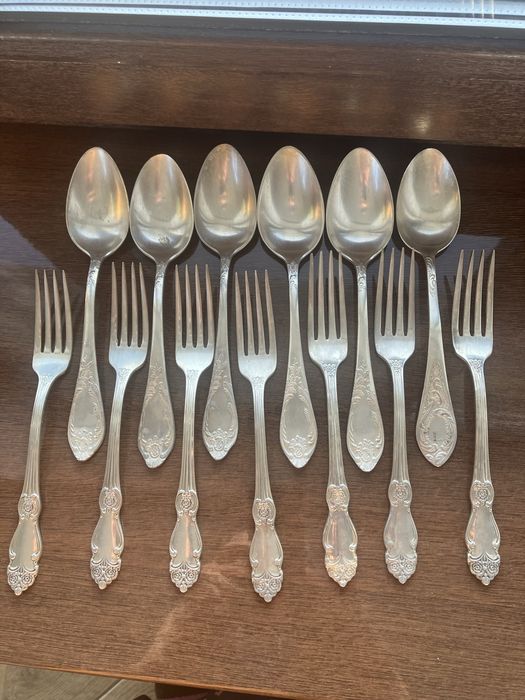 Продам мильхиорофые приборы