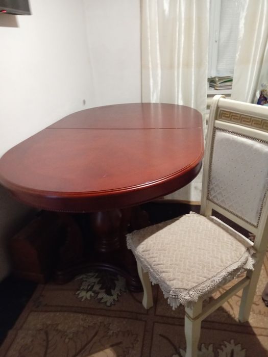 Продам стол и стулья