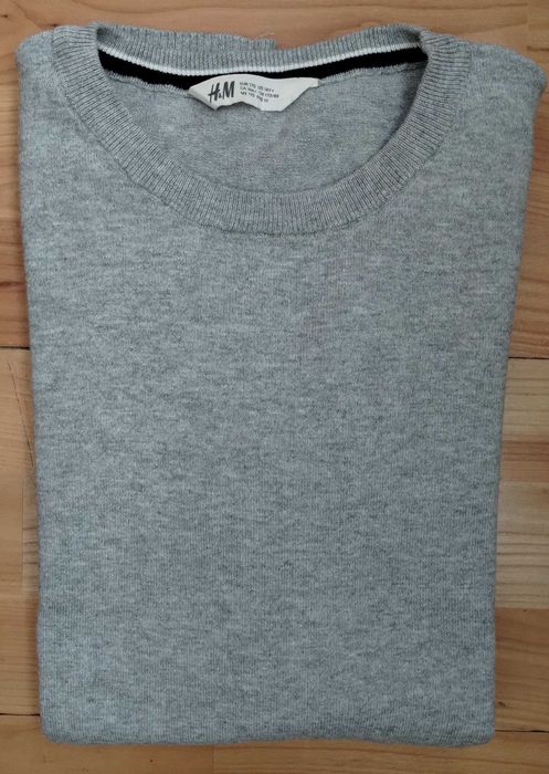 Pulover H&M, recomandat inaltime 170 cm, varsta +14 ani, nou