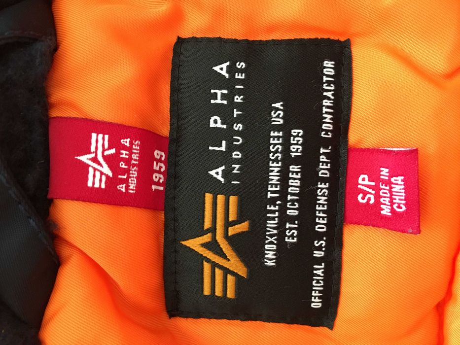 продам куртку АLPHA industries