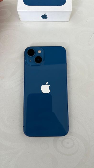 Продам Iphone 13