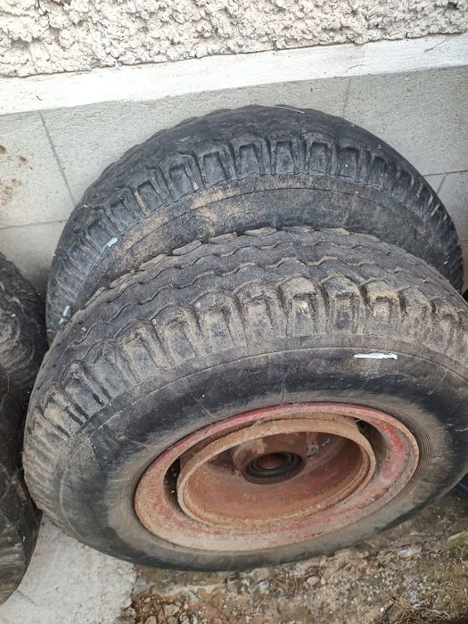 Гуми за товарни ремарке