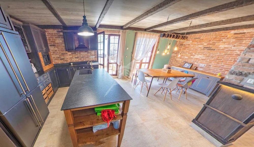 Продава се Четиристаен апартамент в Несебър - 470 кв.м за 820 €/кв.м - Снимка #1