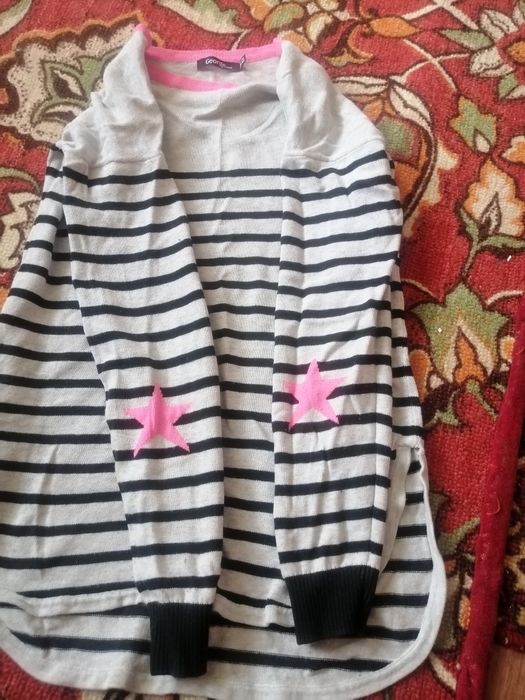 Продаю кофточку на подростка