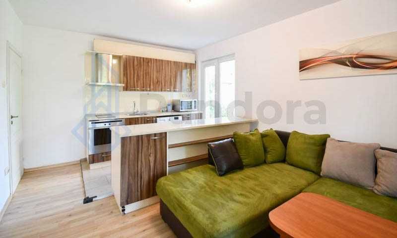 Дава се под наем Тристаен апартамент в София, Хиподрума - 100 кв.м за 550 € - Снимка #1