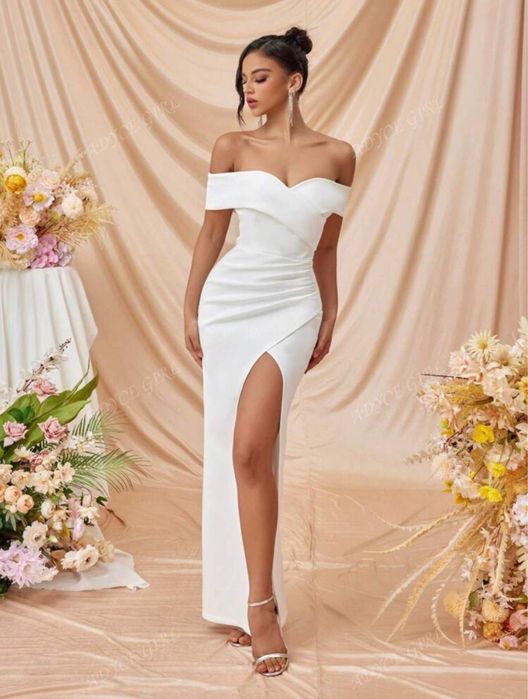 Чисто нова Дамска елегантна рокля ADYCE