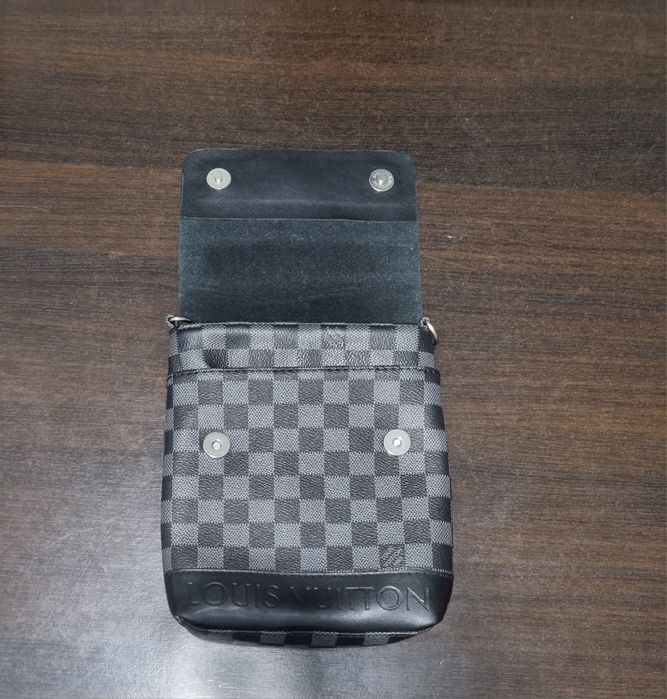 Gentuță  borseta LOUIS VUITTON