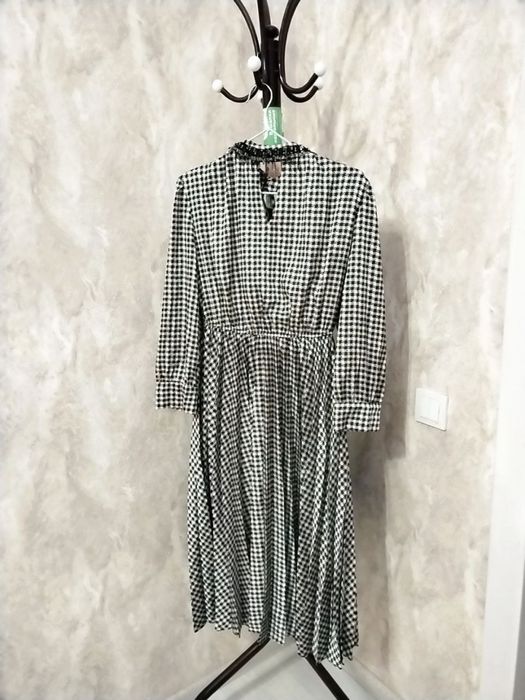 Черное-белое платье в клетку. Срочно продаётся!