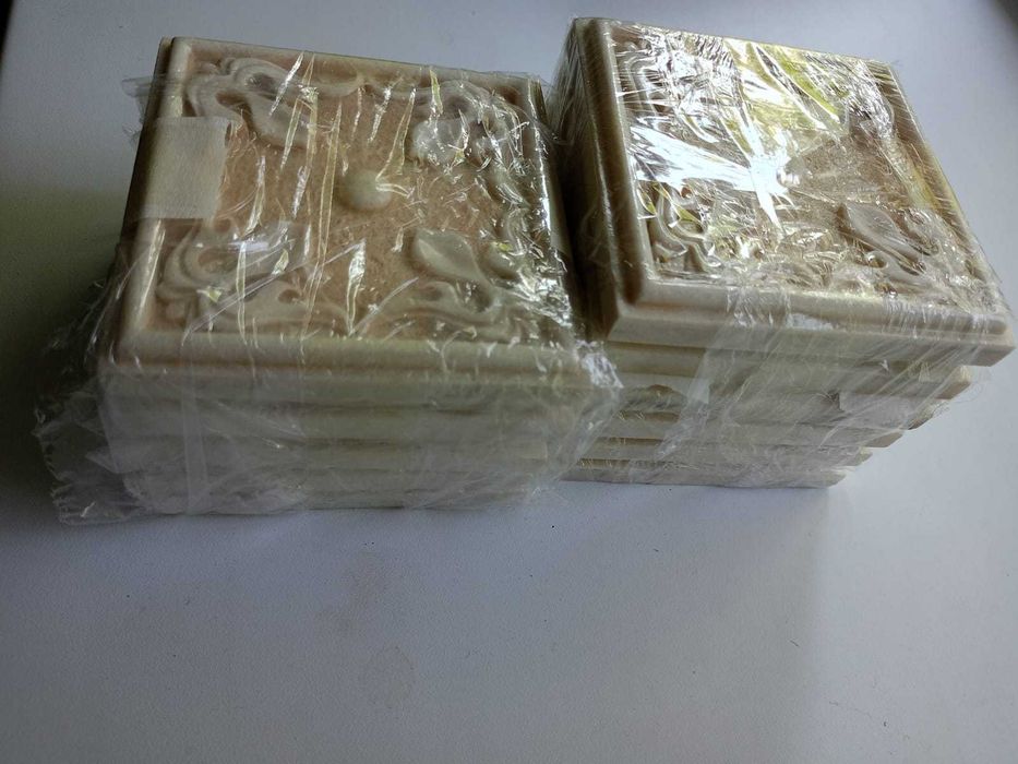 продам декоративную керамическую плитку.