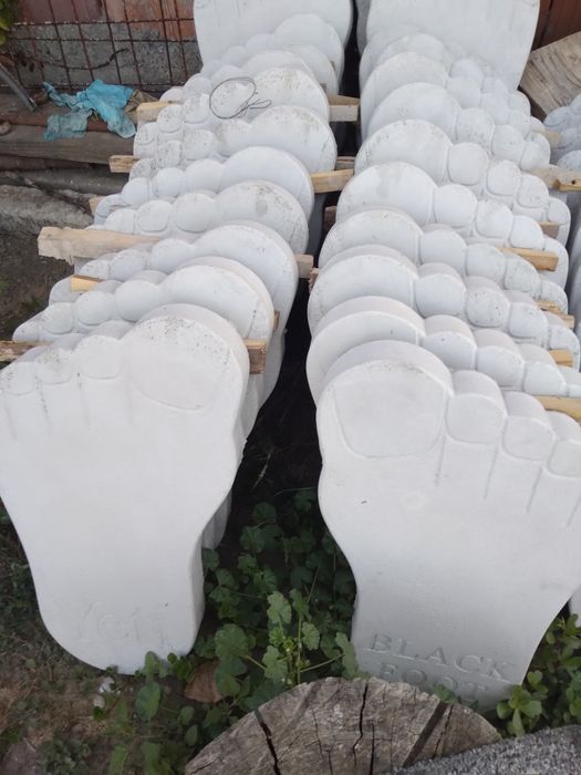 Vând tălpi uriaș cu fier